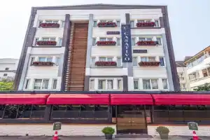 Casativo Hotel, Lara