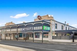 The Commercial Hotel, Mount Gambier