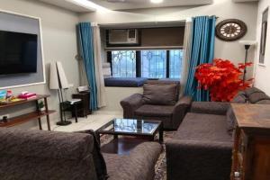 6th floor 1BHK Close to BKC Apartments, Mumbai