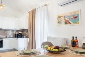 Natalia's Lovely House, Artemida