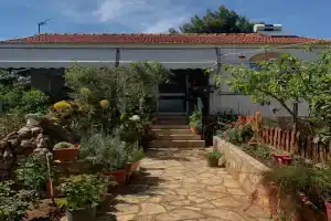 Δωμάτιο με λουτρό σε εξοχικό σπίτι Guest house, Rafina