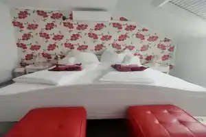 Era Apartman, Harkany