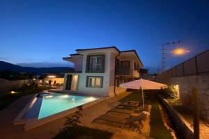 Villa 77, Kas