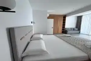 Escape Suites, Dhermi