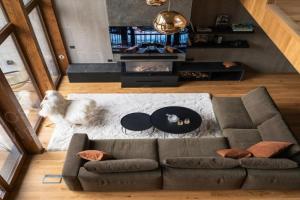 Penthouse 2 hijas 4-BR, Ransol
