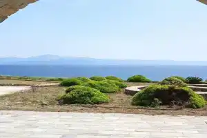 Thea Studio Paros, Logaras