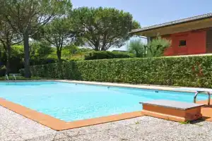 Villa Torre 9P AC 2 pools 300 m from the sea, Cinquale