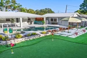 Sleeps 20 Basketball Court Pool Hot Tub Movie Room, Bradenton
