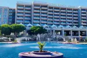 ROYAL BEACH - Private Apartments - Center of, Sunny Beach