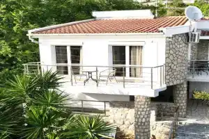 Villa Radis, Dobra-Voda