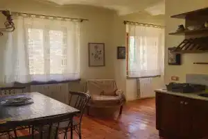 Borgo in Paese Apartments, Suvereto