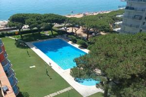 Bright Apartment with Two Balconies and a Seaside Pool, Blanes