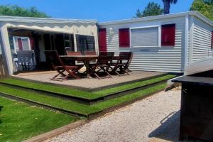 mobil-home grand confort spa camping hyères, Hyeres
