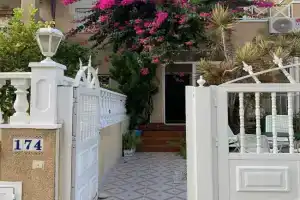 Charming duplex with pool Guest house, Torrevieja
