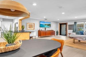 Newly Renovated - Sunny Family Haven in Pompano Guest house, Pompano Beach