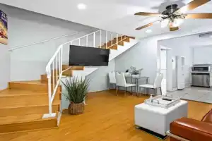 Elegant Beachside 2 Bed 2 Bath Apartments, Long Beach