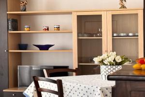 Holidaycasa Robert - Eleganza e comfort sul mare, Sperlonga