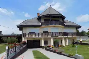 Three-Bedroom Apartment in I, Gyenesdias