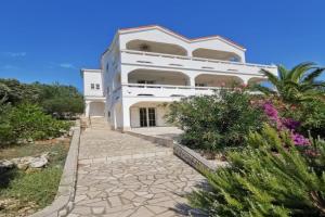 Villa Sunset, Mandre