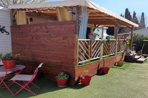 AU BONHEUR Mobil-home 4-6 personnes Guest house, Frejus