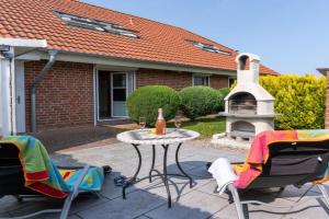 Ostseecharme mit Sauna u Garten Guest house, Heiligenhafen