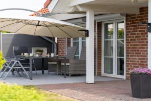Ostseecharme mit Sauna u Garten Guest house, Heiligenhafen
