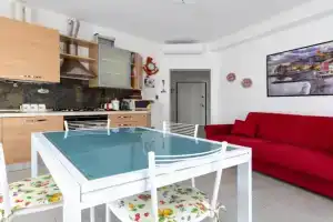 Un passo dal mare, AC, balconata vivibile Apartments, Albisola Superiore