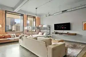 Stunning Downtown Apartment with Pool, Laundry, Parking, Dallas