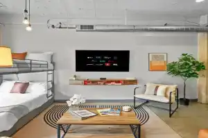 Stunning Downtown Apartment with Pool, Laundry, Parking, Dallas