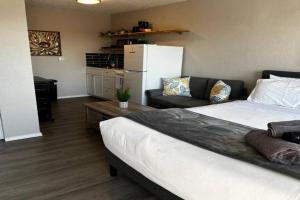 Studio wBalcony - Near Nob Hill, UNM & downtown, Albuquerque