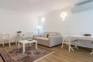 Symphony Apartment, Tivat