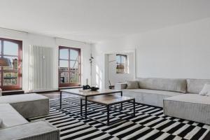 4 BR Apartment - ZENTRAL - GERÄUMIG - KÜCHE - TERRASSE - WIFI - KAFFEE - PARKHAUS, Wiesbaden