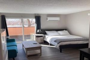 Modern Studio - Near UNM, Nob Hill and downtown, Albuquerque