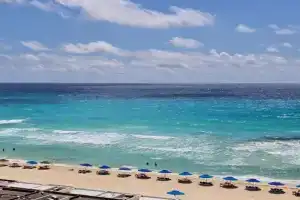 Modern penthouse, beautiful ocean view,, Cancun