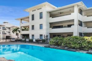 Breakwater Marina Apartment with Pool & Parking in, Townsville