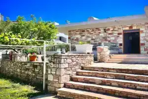 Stone Villa, Ksamil