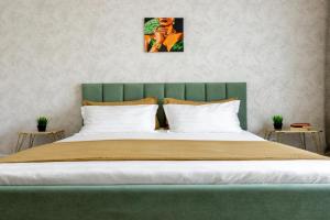 HeadLiner apartments near Khan Shatyr, Astana