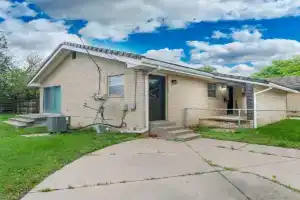 East Side Oasis 3BR 2 BA Coffee 5Min to Town East Guest house, Wichita