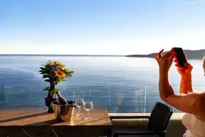 Royalis Suites - Beachfront Sea View Apartments, Rafailovici