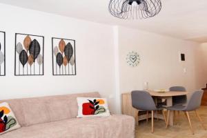 Charming Stian Maisonette in Heart of the City Apartments, Sitia