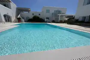 Memories Apartments, Ornos