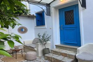 AurantiaSuites, Koroni