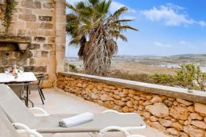 Sea & Valley Views Żebbuġ Gozo - Happy Rentals Apartments, Ghasri