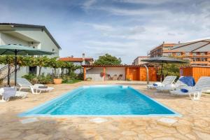 Nice Apartment In With Wifi, Vinkuran