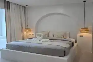 Evelia Kohsamed Hotel, Samet Island