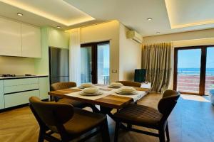 Central Sea View Escape Apartments, Durres