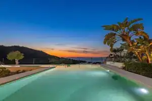 Adamas Villa Rhodes, Ixia