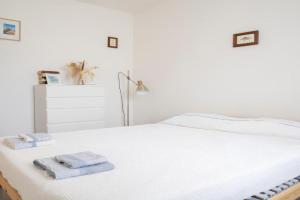 Modern Beach Apartment Near Forte dei Marmi, Marina di Massa