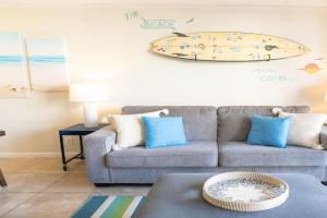 Beautiful Waikiki Banyan Mountain View Condo with Full Kitchen, Ample Sleeping and Free Parking (21207) Apartments, Honolulu