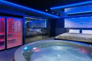 Mask Hotel, Petah Tiqwa